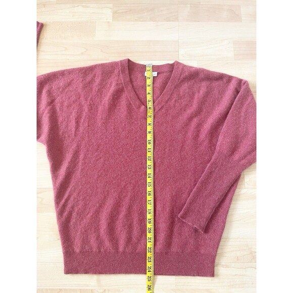 Garnett Hill Women’s Cashmere Sweater Essential V Neck Pullover Size Medium - Picture 10 of 12